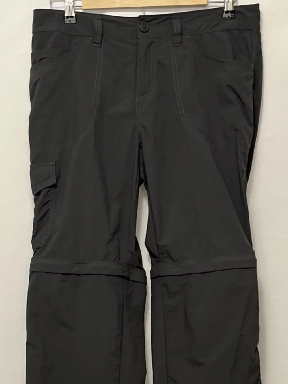 Mountain Hardwear Mirada Convertible Cargo Pants to Shorts - Picture 2 of 10